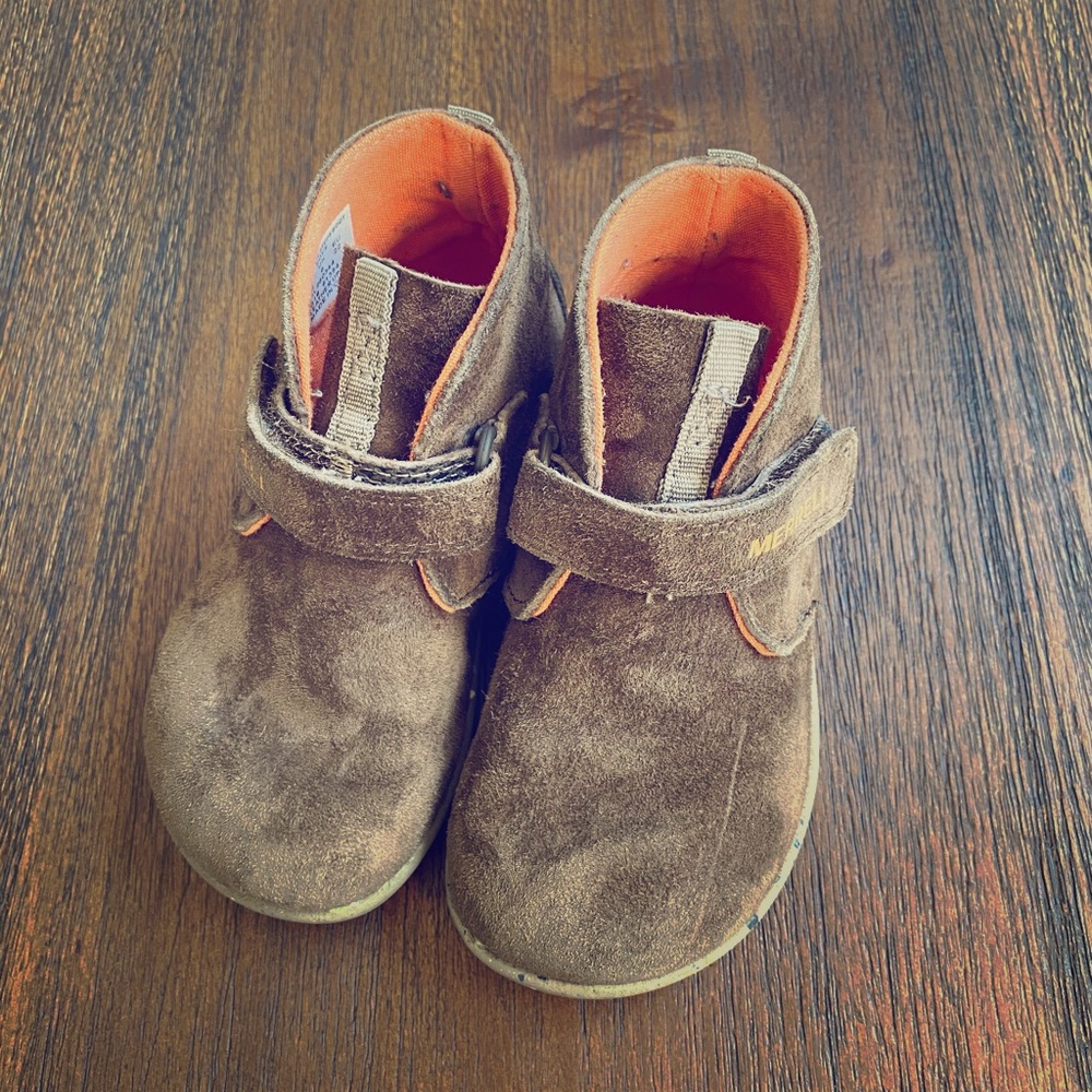 Merrell boots size 6.